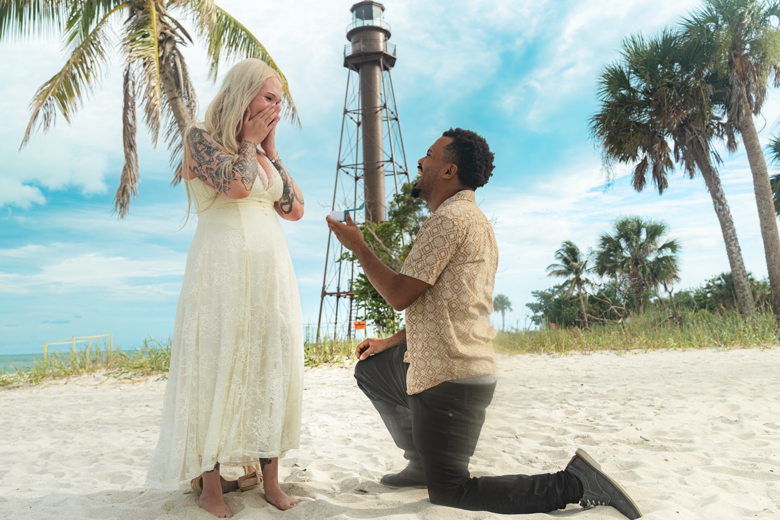 Surprise proposal beside the Sanibel Island lighthouse